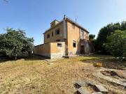 Villa in vendita a Aprilia LT
