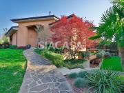 villa in vendita a Bernareggio