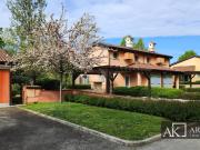 Villa in vendita a Bogogno