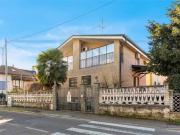 Villa in vendita a Bollate MI