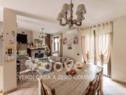 Villa in vendita a Buguggiate VA