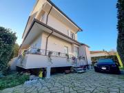 Villa in vendita a Camaiore