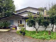 Villa in vendita a Camaiore in Buono composto da 6vani