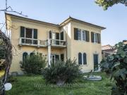 Villa in vendita a Camaiore LU