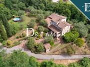 Rustico / Casale in vendita a Camaiore LU