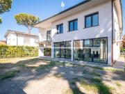Villa in vendita a Camaiore LU