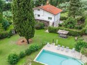 Villa in vendita a Camaiore LU