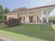 Villa in vendita a Carate Brianza MB
