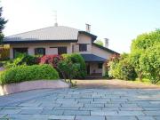 Villa in vendita a Cardano al Campo VA