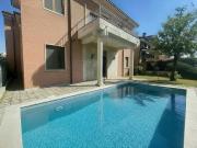 Villa in vendita a Caronno Pertusella VA