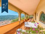 Villa in vendita a Carrara