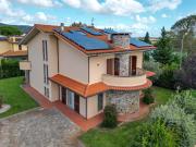 Villa in vendita a Cascina in Ottimo composto da 12vani