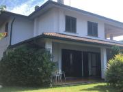 Villa in vendita a Casnate con Bernate CO