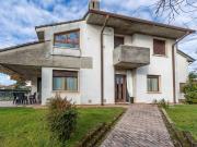Villa in vendita a Castel d'Azzano VR