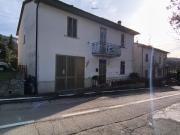 VILLA in VENDITA a CASTELL'AZZARA SELVENA di 8 vani