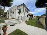Villa in vendita a Cecina