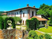 Villa in vendita a Comabbio VA