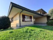 Villa in vendita a Cucciago CO