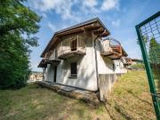Villa in vendita a Dolzago LC