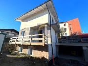 Villa in vendita a Faloppio CO