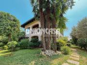 Villa in vendita a Fenegrò CO