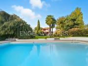 Villa in vendita a Fenegrò CO