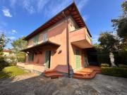 Villa in vendita a Forte dei Marmi 210 mq Rif: 1352473