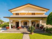 Villa in vendita a Forte Dei Marmi