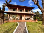 Villa in vendita a Forte Dei Marmi
