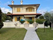 Villa in vendita a Forte dei Marmi LU
