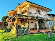 Villa in vendita a Forte dei Marmi LU