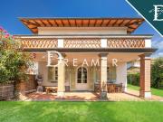 Villa in vendita a Forte dei Marmi LU