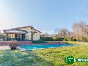 Villa in vendita a Gazzola PC