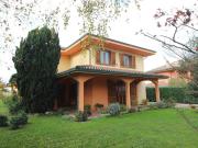Villa in vendita a Giarole AL
