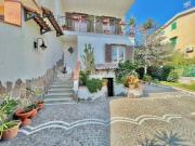 Villa in vendita a Giugliano in Campania NA