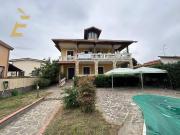 Villa in vendita a Giugliano in Campania NA