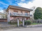 VILLA in VENDITA a GIUSSANO di 10 vani