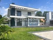 Villa in vendita a Inverigo CO