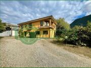Villa in vendita a Laveno Mombello VA