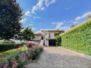 Villa in vendita a Lonato del Garda BS