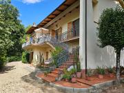 VILLA in VENDITA a LONDA CENTRO di 8 vani