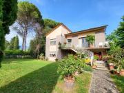 Villa in vendita a Lucca LU