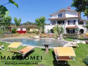 VILLA in VENDITA a LUCCA S. MACARIO IN PIANO di 12 vani