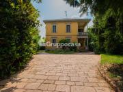 Villa in vendita a Marcallo con Casone