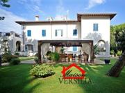 Villa in vendita a Massa MS