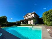 Villa in vendita a Montorfano CO