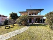 Villa in vendita a Oleggio Castello NO