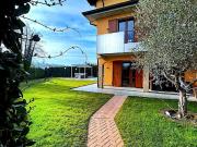 Villa in Vendita a Peschiera del Garda