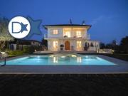 Villa in vendita a Forte dei Marmi LU