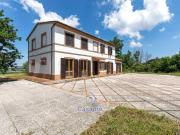 Villa in vendita a Pollenza